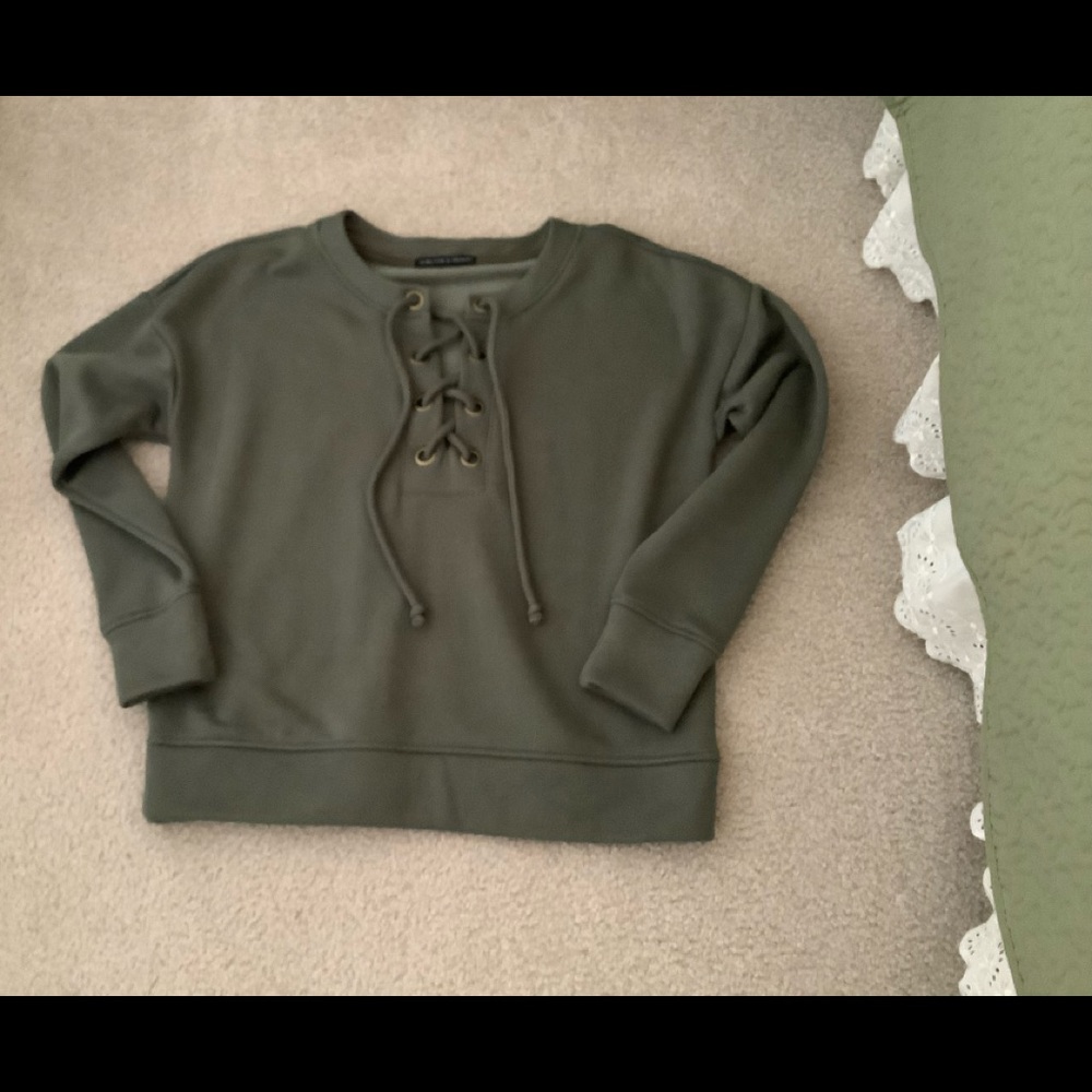 Camo solid green sweatshirt